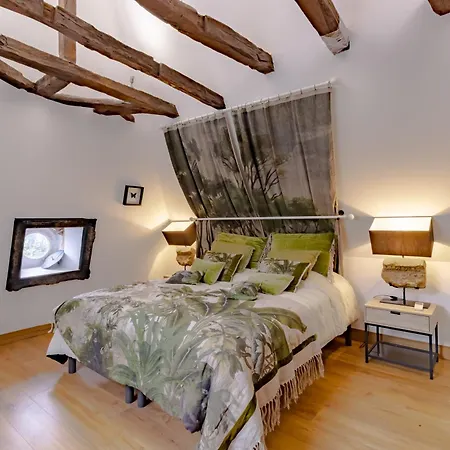 Les Ocelles De Bed & Breakfast